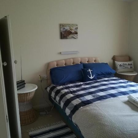 ברטון און סי Pine Lodge מראה חיצוני תמונה
